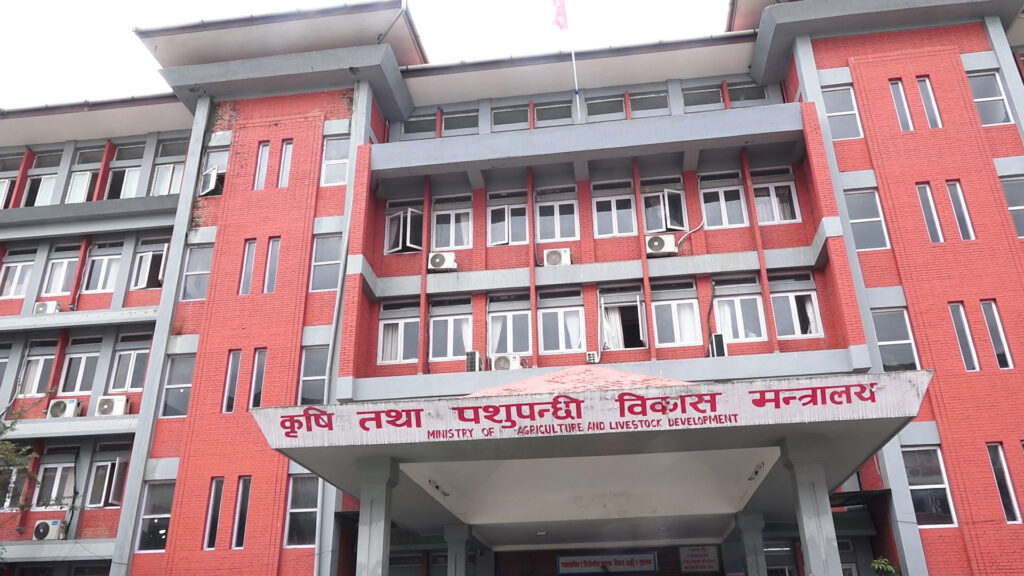 agriculture-ministry-worker-protest-mk-6